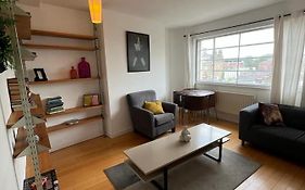 2 Bed Flat In Heart Of Hackney